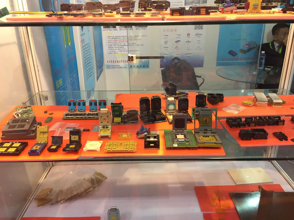2016鸿怡展会上展出我司生产的IC测试座产品