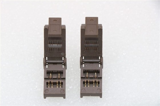 SOT23-3翻盖老化测试座