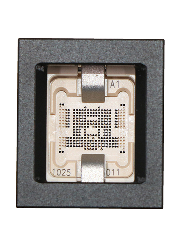EMMC56pin-0.5mm-11.5×13mm合金下压式双面弹存储芯片测试座