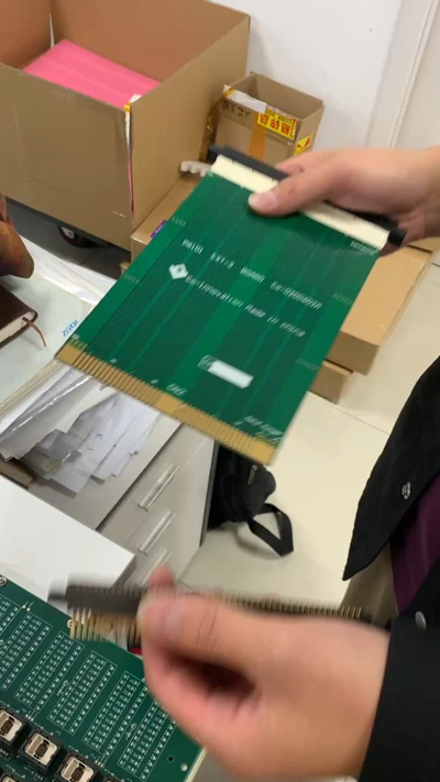 鸿怡电子生产的805金手指高温总线老化插槽产品案例