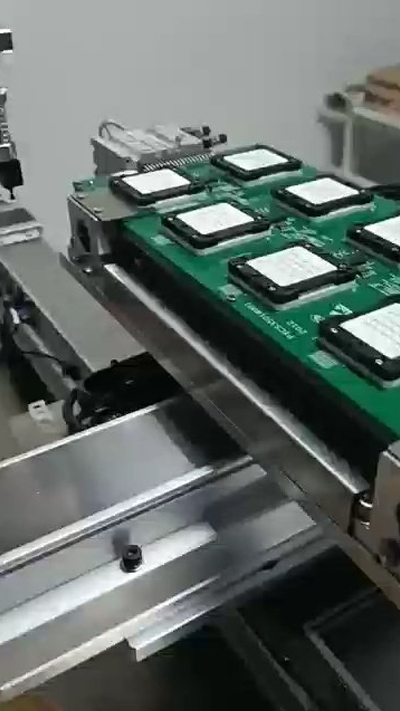 鸿怡电子生产的一拖多工位芯片测试座案例分享