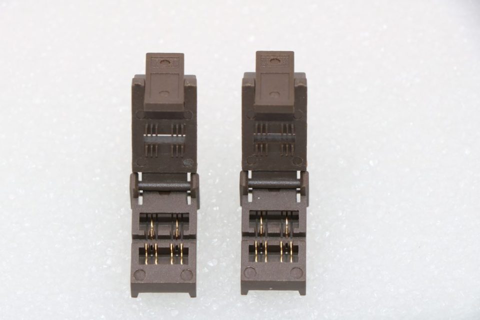 SOT23-3翻盖老化测试座