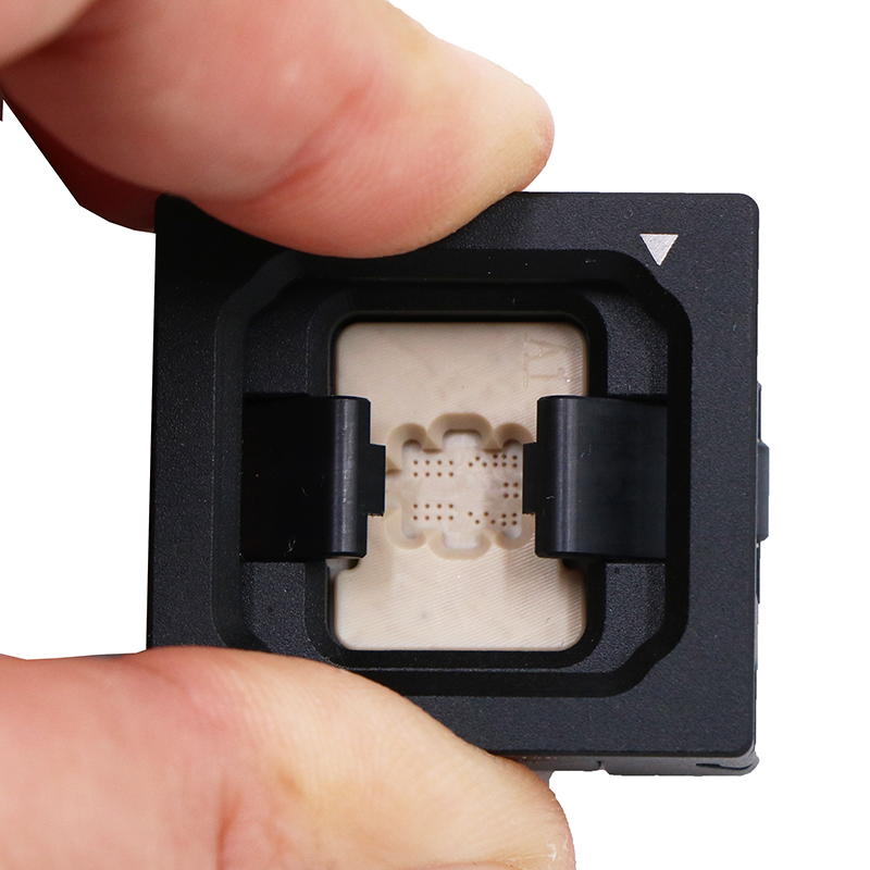 定制LGA24pin-0.45mm-4x6mm下压合金顶窗式测试座